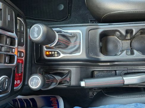 Used 2022 Jeep Wrangler Unlimited Rubicon w/ LED Lighting Group AWD/4WD image 26