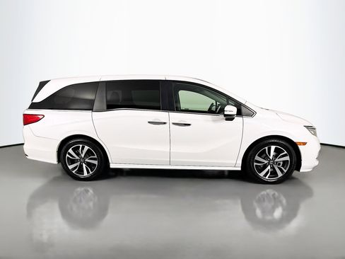 Certified 2024 Honda Odyssey Touring image 4