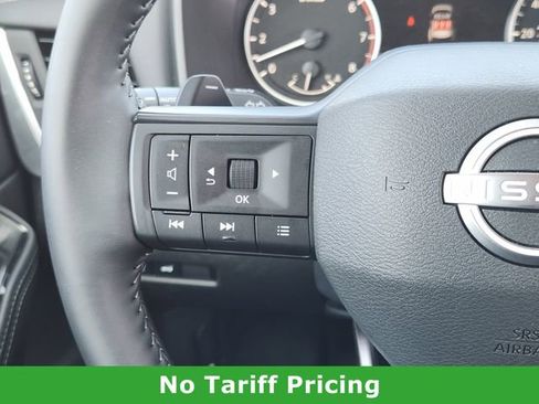 Certified 2025 Nissan Rogue SV image 27