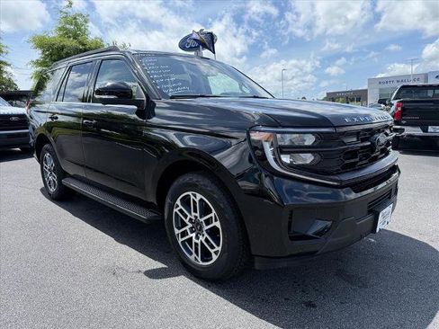 Certified 2025 Ford Expedition Active AWD/4WD image 2