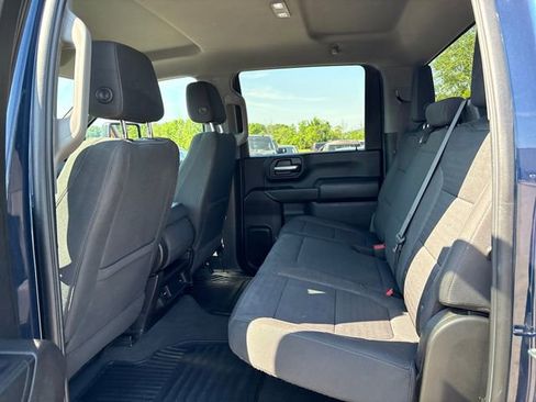 Used 2022 Chevrolet Silverado 2500 Custom w/ Custom Convenience Package AWD/4WD image 18