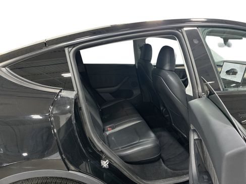 Certified 2023 Tesla Model Y AWD image 11