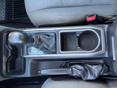 Used 2020 Toyota Tacoma SR5 image 28