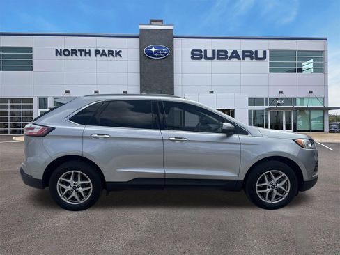 Used 2022 Ford Edge SEL w/ Convenience Package AWD/4WD image 2