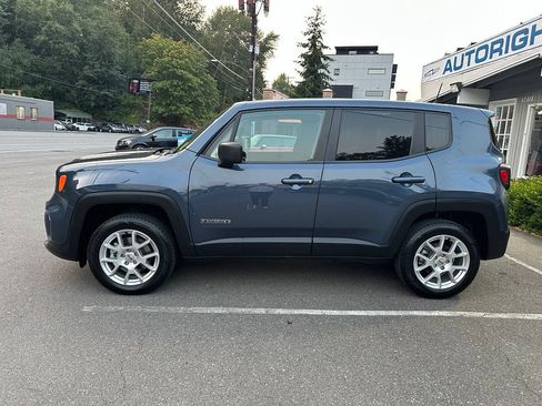Used 2023 Jeep Renegade Latitude AWD/4WD image 8