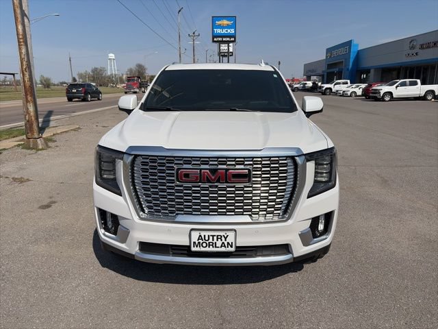 Used 2023 GMC Yukon XL Denali AWD/4WD image 9
