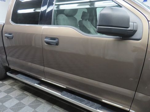 Used 2017 Ford F150 XLT AWD/4WD image 27