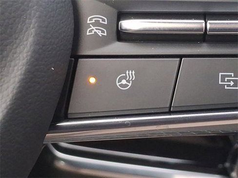 Certified 2025 Chevrolet Equinox ACTIV w/ Convenience Package III image 26