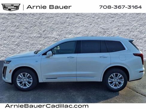 Certified 2025 Cadillac XT6 Luxury image 9