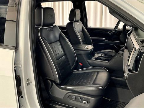 Used 2024 GMC Sierra 2500 AT4X w/ AT4X AEV Edition image 16