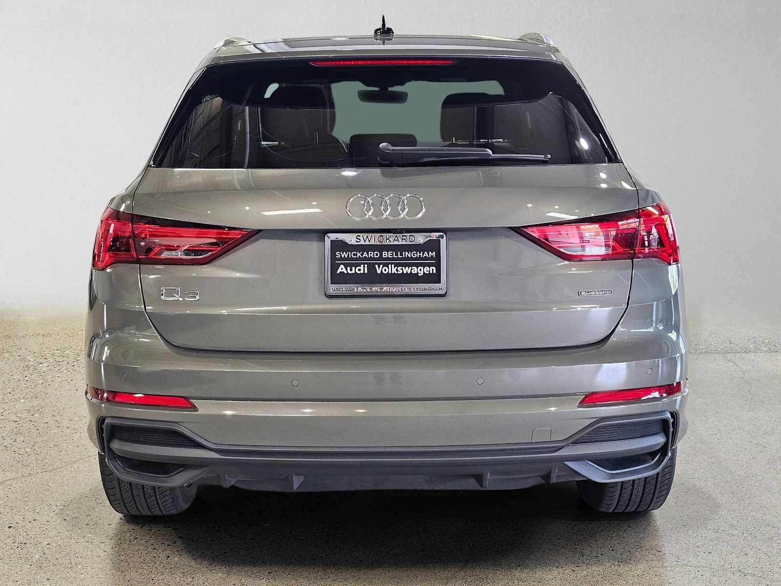Used 2024 Audi Q3 2.0T Premium w/ Convenience Package AWD/4WD image 4