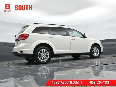 Used 2019 Dodge Journey SE FWD image 40