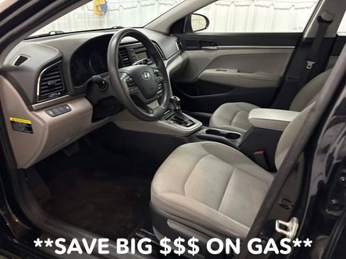 Used 2018 Hyundai Elantra SE FWD image 23