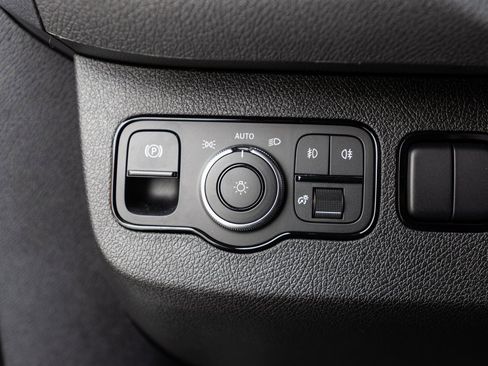 Used 2024 Mercedes-Benz Sprinter 2500 w/ Acoustic Package image 9