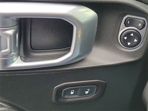 Used 2020 Jeep Wrangler Unlimited Willys image 23