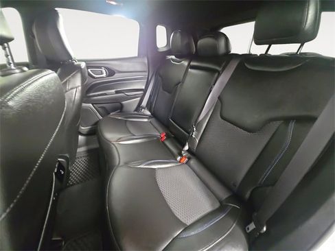 Used 2025 Jeep Compass Latitude w/ Convenience Group image 13