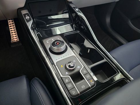 Used 2023 Kia Sorento SX Prestige image 32