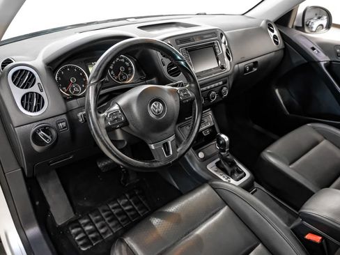 Used 2017 Volkswagen Tiguan Wolfsburg Edition AWD/4WD image 3