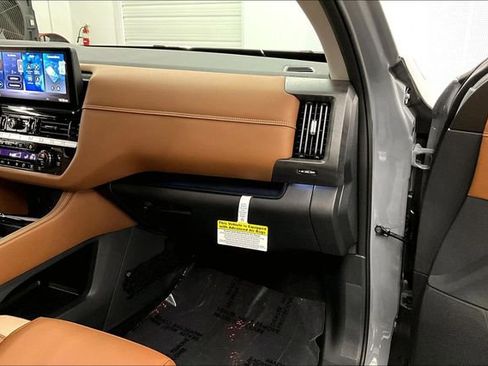 New 2026 Nissan Pathfinder Platinum image 36