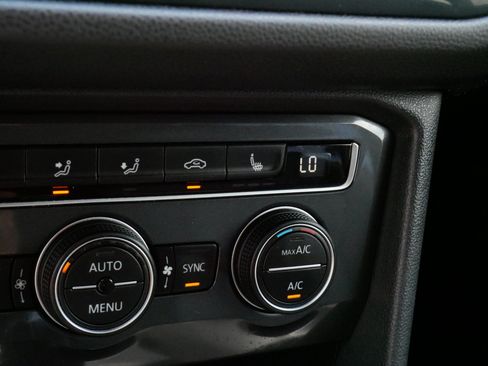 Used 2020 Volkswagen Tiguan SE AWD/4WD image 27