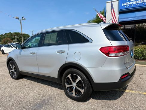 Used 2017 Kia Sorento EX AWD/4WD image 9