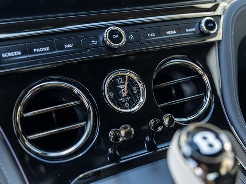 Certified 2025 Bentley Continental GTC AWD/4WD image 33