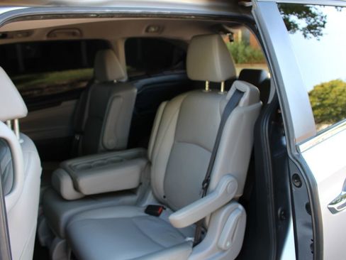 Used 2018 Honda Odyssey Touring image 13