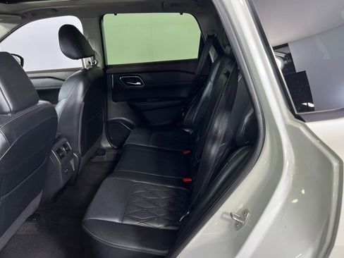 Used 2023 Nissan Rogue Platinum image 29