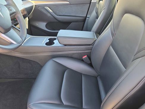 Used 2023 Tesla Model Y Long Range image 15