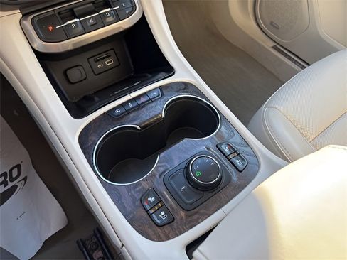 Used 2020 GMC Acadia Denali w/ Trailering Package image 17