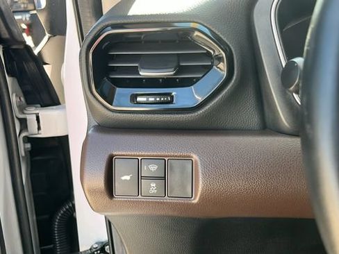 Used 2025 Honda Pilot Elite image 8