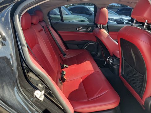 Used 2018 Alfa Romeo Giulia w/ Nero Edizione RWD image 6