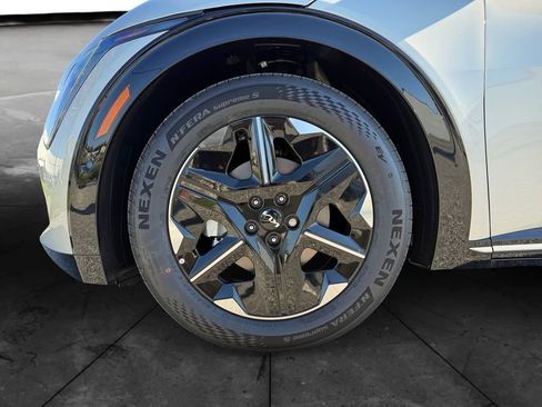New 2025 Kia EV6 Wind image 14
