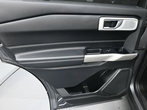 Used 2022 Ford Explorer Limited w/ Limited Technology Package image 28