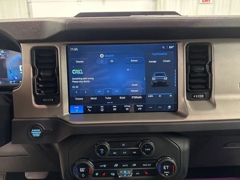 Used 2025 Ford Bronco Outer Banks AWD/4WD image 17