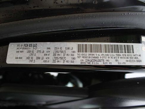 Used 2017 Jeep Wrangler Rubicon w/ Connectivity Group image 40