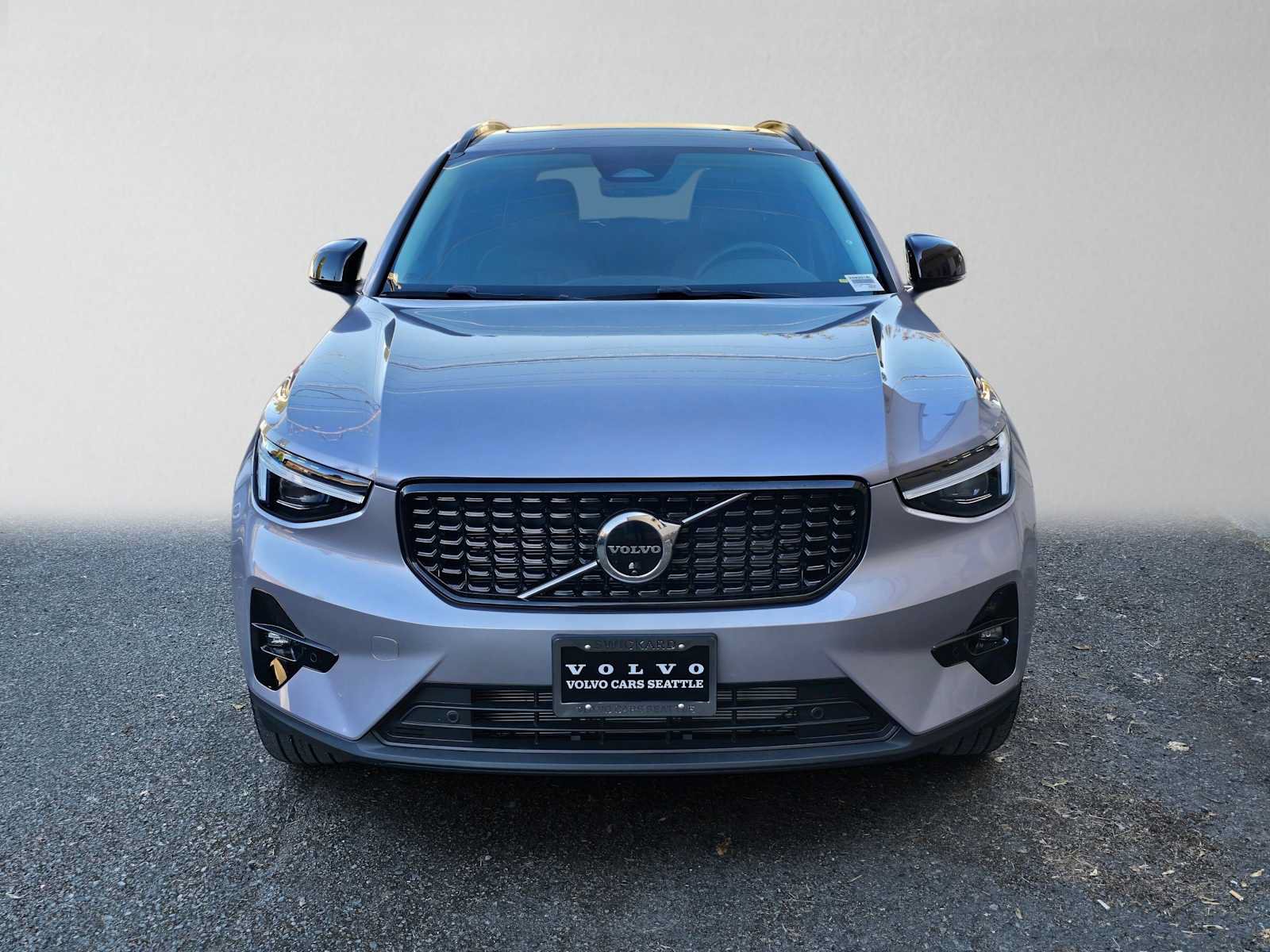 Used 2026 Volvo XC40 B5 Ultra w/ Protection Package Premier AWD/4WD image 8