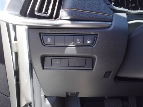 Used 2024 MAZDA CX-90 Plug-In Hybrid w/ Preferred AWD/4WD image 18
