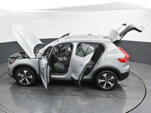 New 2025 Volvo XC40 B5 Core w/ Protection Package Premier image 51