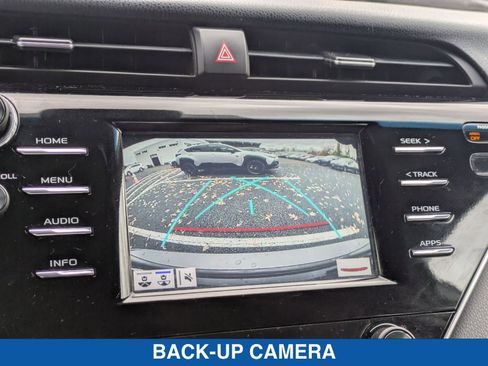 Used 2018 Toyota Camry SE w/ Moonroof Package image 22