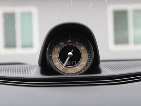 Used 2022 Porsche Taycan 4S image 30