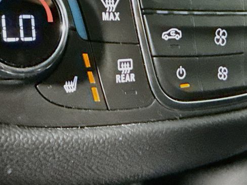 Used 2023 Chevrolet Equinox LT FWD image 24