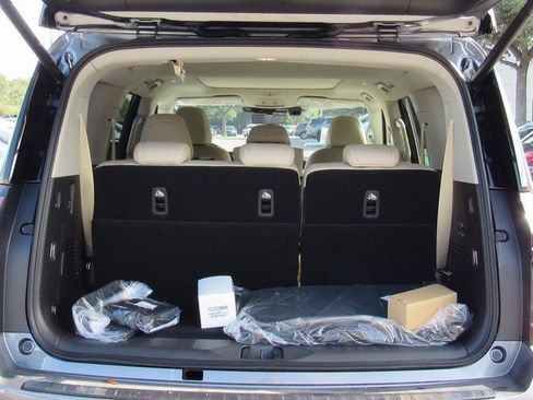 New 2026 Nissan Armada Platinum w/ Convenience Package image 5