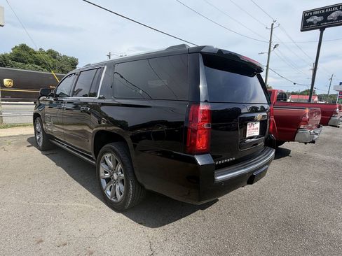 Used 2015 Chevrolet Suburban LTZ RWD image 6