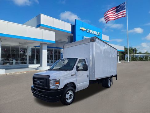 Used 2024 Ford E-350 and Econoline 350 Super Duty w/ Driver's Safety Package image 8