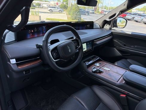 New 2026 Lincoln Navigator Black Label AWD/4WD image 14