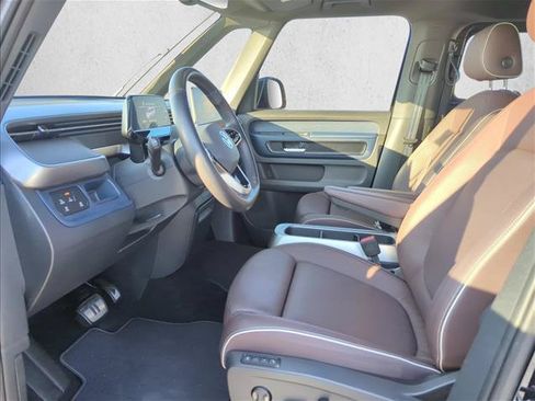 Used 2025 Volkswagen ID. Buzz Pro S RWD image 12