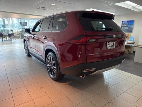 New 2026 Toyota Grand Highlander MAX Platinum image 2