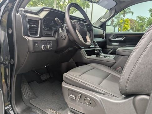 Used 2025 GMC Sierra 1500 Denali image 13