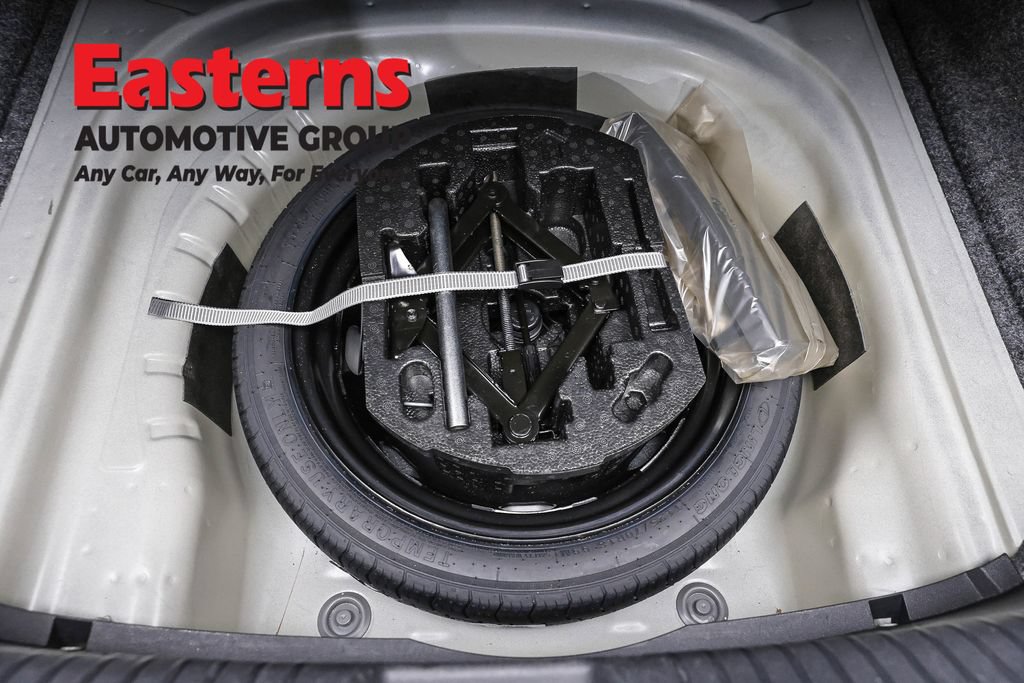 Used 2025 Volkswagen Jetta SE FWD image 23